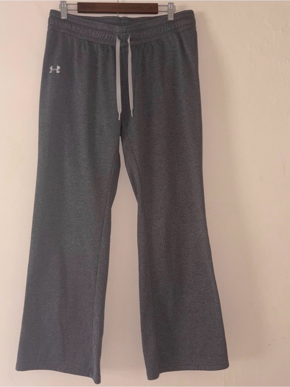 Under Armour women’s Gray Athletic Pants - Drawstring Waist
